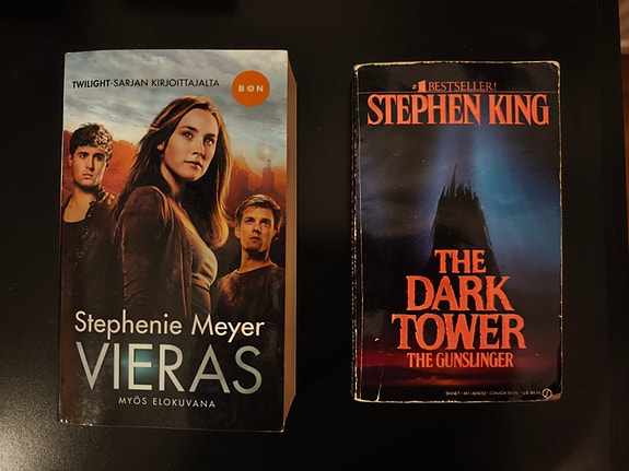 Stephenie Meyer Vieras Stephen King The Dark Tower 1 nidotut