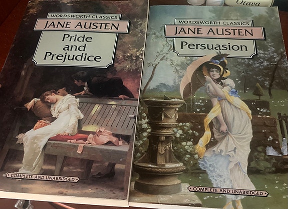 Jane Austen Pride and Prejudice & Persuasion pokkarikirjat englanniksi