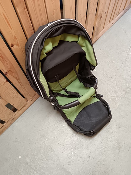 Brio lastenrattaiden istuinosa vihreä-musta