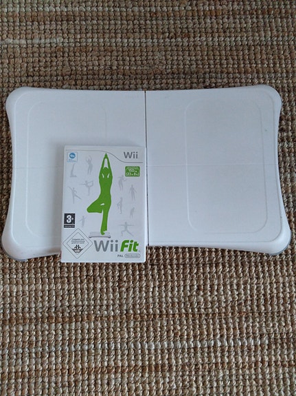 Nintendo Wii Fit tasapainolauta ja peli