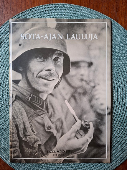 Sota-ajan lauluja