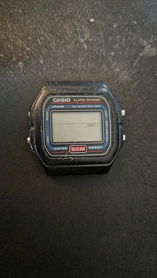 Casio W-71 -digitaalirannekello (Hyvä)
