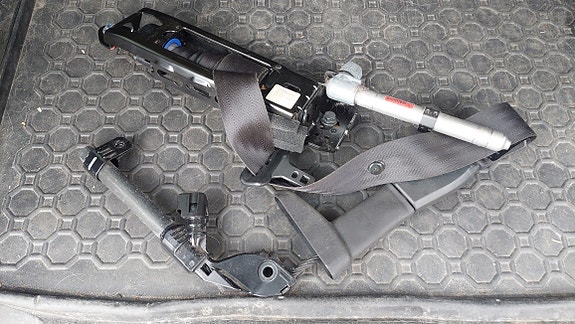 Volvo V50 turvavyö etu vasen