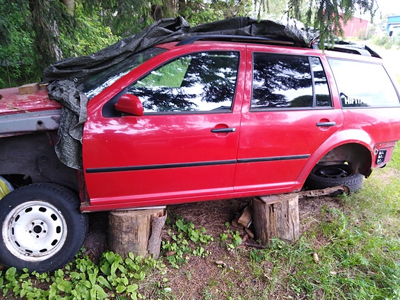 VW Golf Variant IV osia