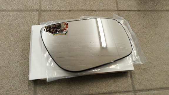 Mercedes-Benz w211 e-sarja uusi peililasi oikea