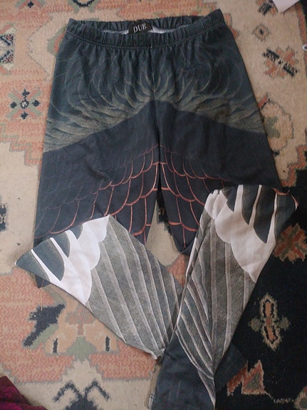 Due urheilulegginsit M