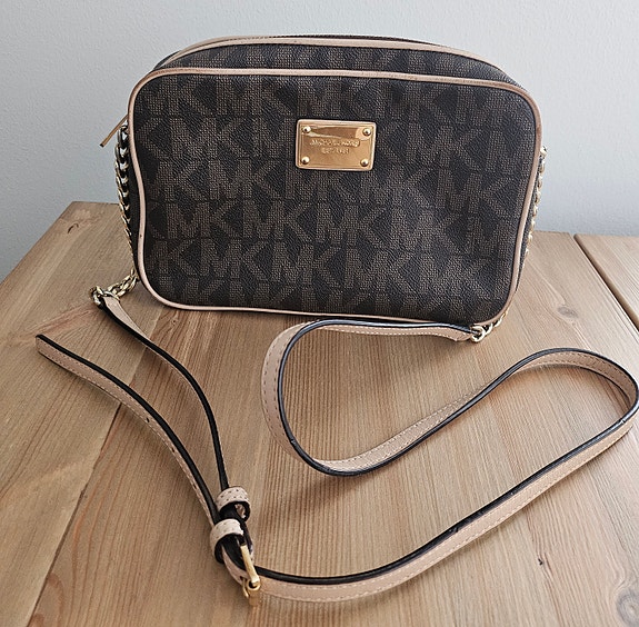 Michael Kors ruskea crossbody laukku
