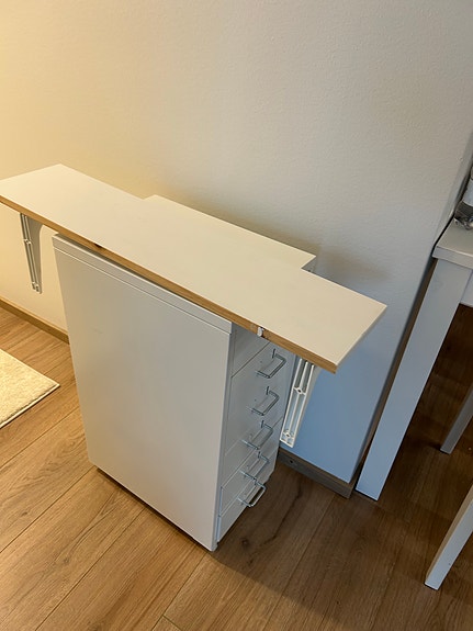 IKEA EKBY HEMNES -seinähylly
