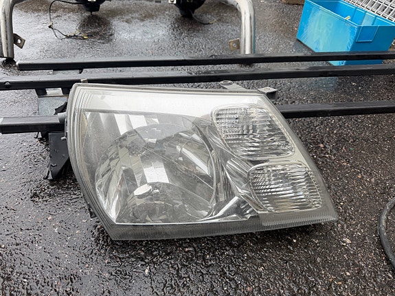 Toyota hiace 2007-2012
