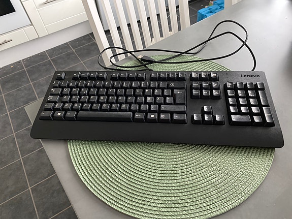 Näppäimistö (Lenovo)