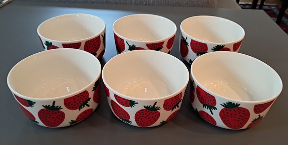 Marimekko Oiva Mansikka kulho, 6 kpl yhteishintaan