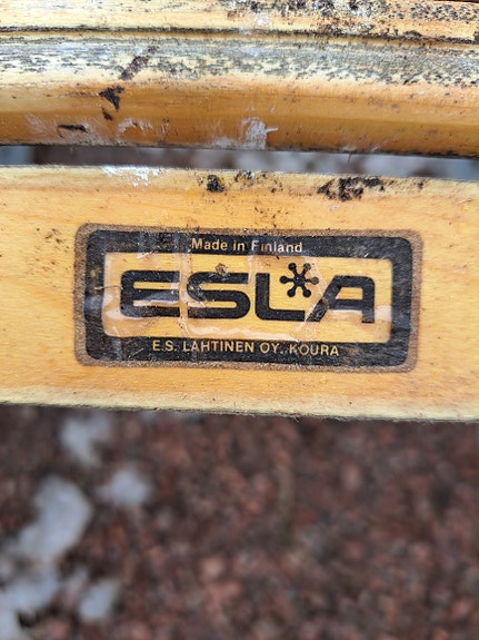 Esla potkuri renkailla
