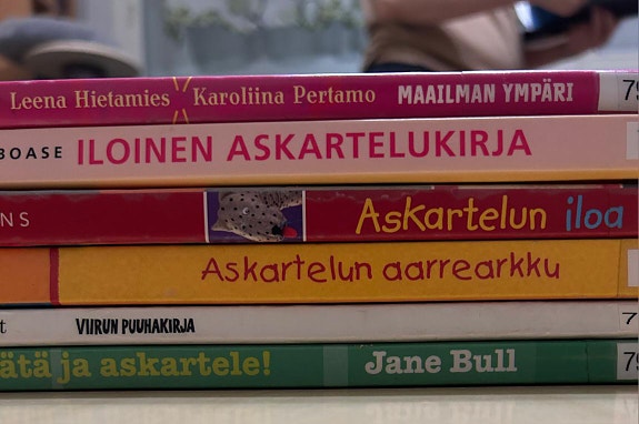 vinopino askartelukirjoja