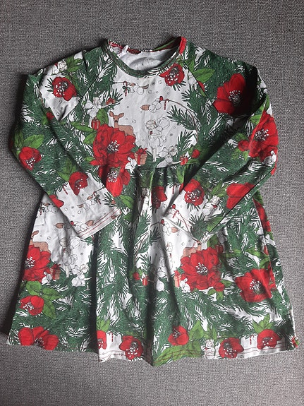Mekko 104 keiju punainen kukka vihreä valkoinen joulu juhla