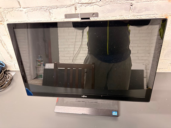 Fujitsu tietokone