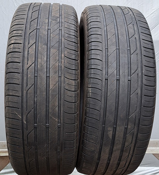 2kpl. Bridgestone kesärenkaita 215 60 R16