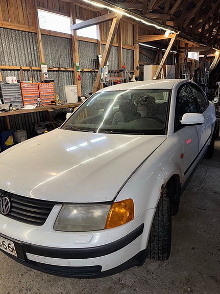 Volkswagen Passat myydään osina