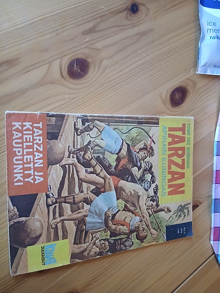 Tarzan ja kielletty kaupunki sarjakuvalehti suomi