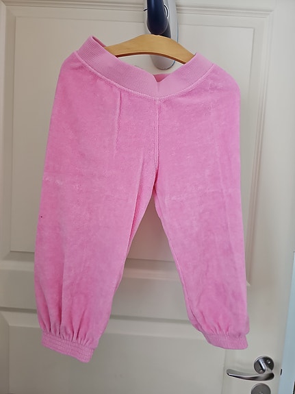 Käyttämättömät meandi caprit 110/116 cm