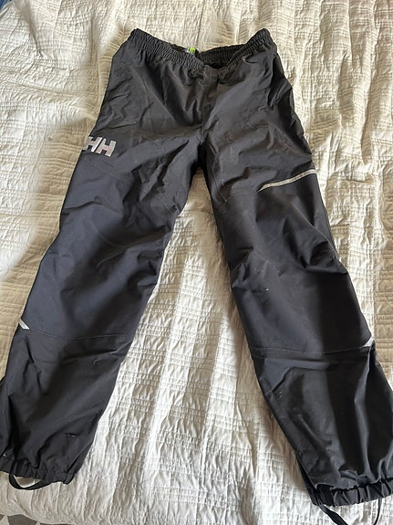Helly Hansen välikausihousut 140 koko