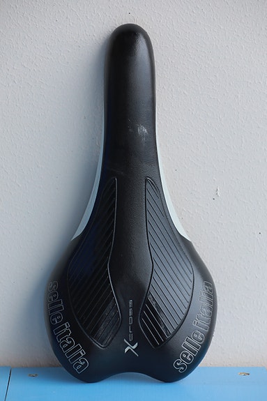 Selle Italia SLR X-cross Ti316 satula titaanikiskoilla