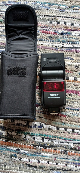 Nikon Speedlight SB-600 kameran salama musta