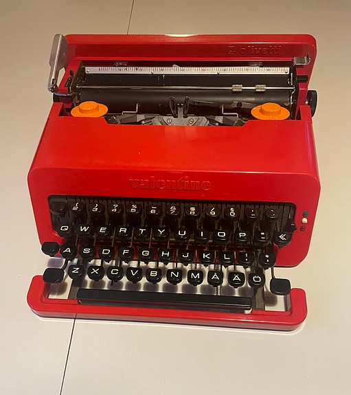 Kirjoituskone Olivetti Valentine