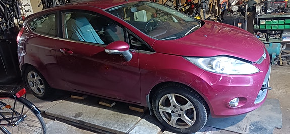 Ford fiesta 1,6 tdi moottoria vailla