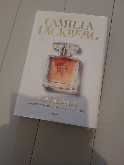 Camilla Läckberg Kultahäkki kirja
