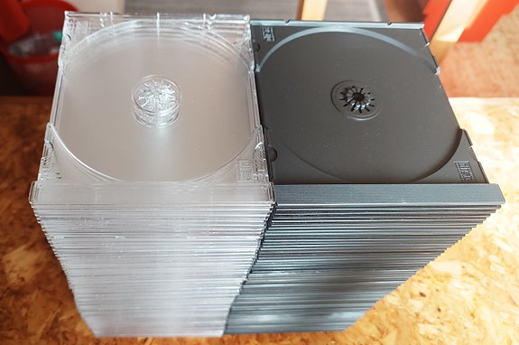 120kpl CD-koteloiden sisäosia (tray)