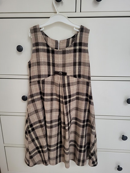 Kinderit juhlamekko koko 140cm