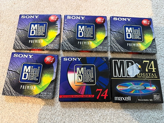 Sony MiniDisc-levyt 74 min 5 kpl + Maxell 1kpl