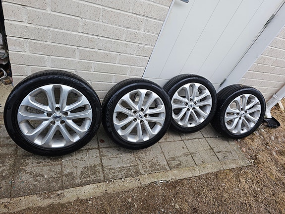 Ford 17" aluvanteet kesärenkailla