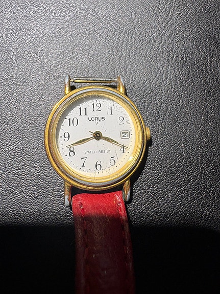 Lorus VX82-N426 naisten vintage rannekello päivyrillä