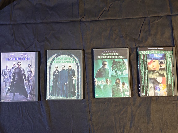 Matrix elokuvat 3+1 kpl DVD