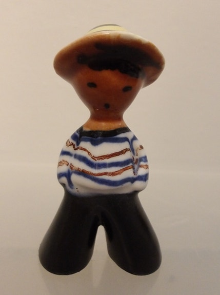 Vintage Kupittaan savi punasavi keramiikka poika figuuri hahmo Viljo Mäkinen ?