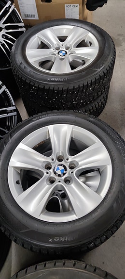 BMW 17" 5x120 vanteet ja nastarenkaat 225/60 17"