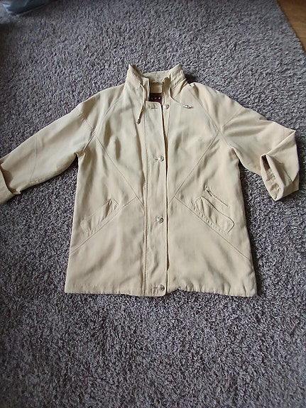 Beige naisten takki koko 46 polyesteri
