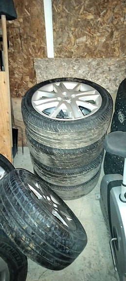 RENAULT ORIGINAL vanteet renkailla 17"