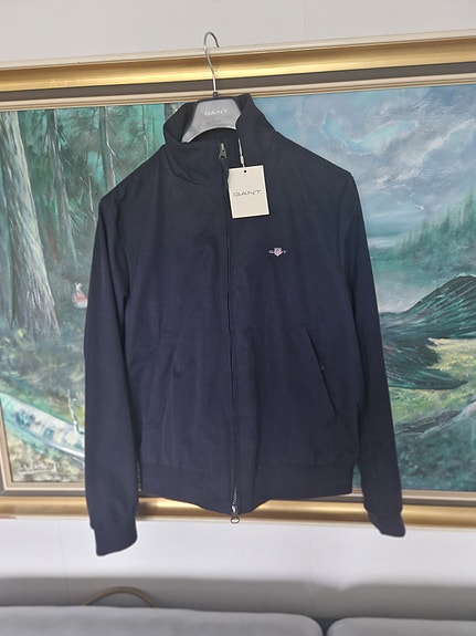 Ulkoilutakki Gant Lightweigth Hampshire Jacket,Koko:M,Väri T.Sin,Uusi