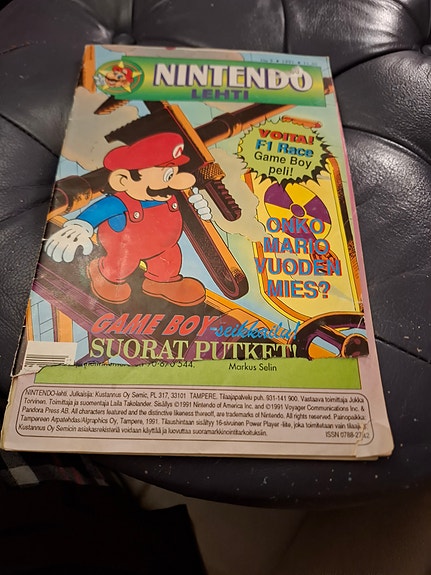 Nintendo lehti (huonokuntoinen) +Power Player liite (hyväkuntoinen)