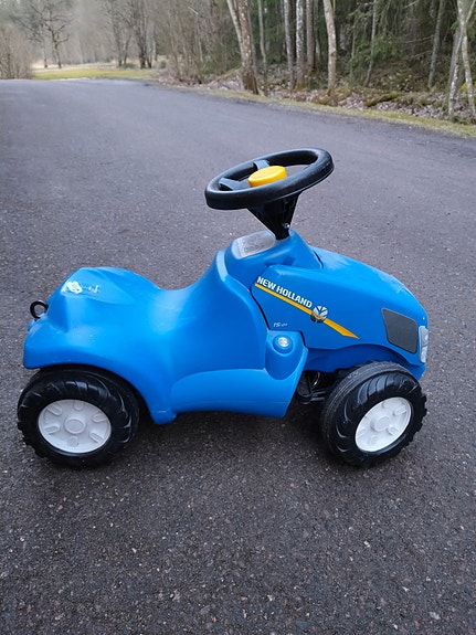 New Holland potkutraktori