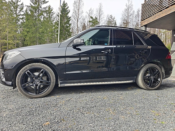 MB AMG 21" 5*112 mustat vanteet kesärenkailla