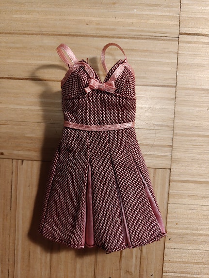 Barbie fashion fever lahja pakkauksen mekko