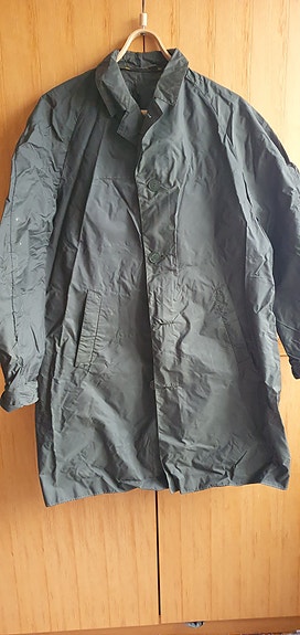 Vintage nailoni/sadetakki Tena rainon