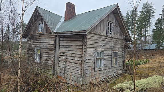 1880-luvun hirsitalo Jämsässä - hirret, purettavaksi / siirrettäväksi