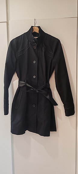 Vero moda musta kevättakki (koko M)