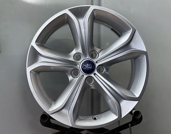 Kevytmetallivanteet Ford Original 7.5xR17 5x108 / ET45 / 63.3