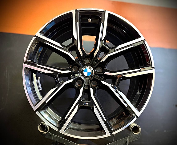 Kevytmetallivanteet BMW 8747305 (i4 G26/4 Series Gran Coupe G26) 8.5xR19 5x112 /