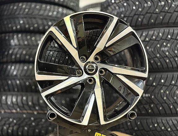 Kevytmetallivanteet Volvo Original 8xR18 5x108 / ET42 / 63.4